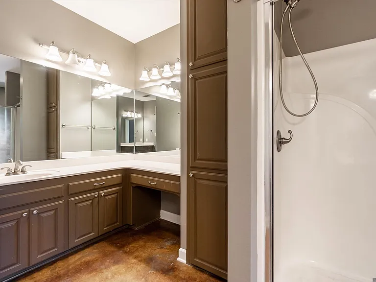 270 Stoney Creek Ave — Photo 10