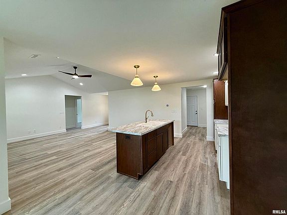 5th image of 6005 E Grand Ave