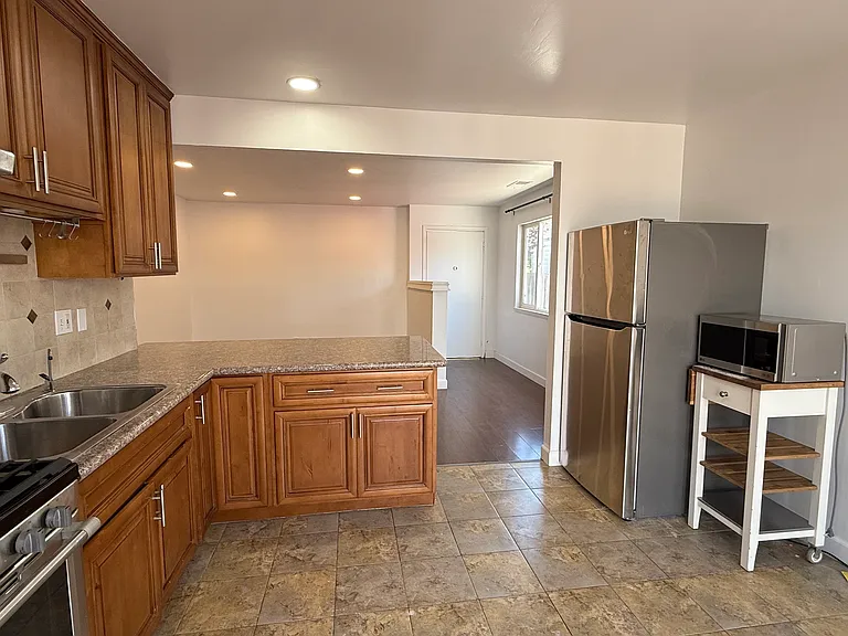 252 Chestnut Ave — Photo 8