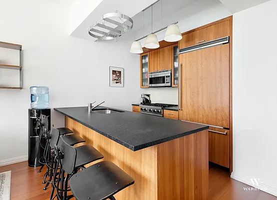 Sold by Warburg | media 2