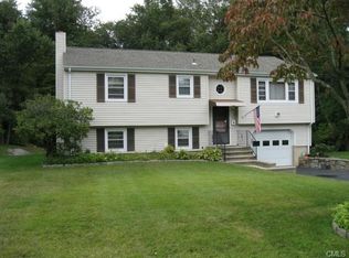 66 Saddle Rd, Norwalk, CT 06851