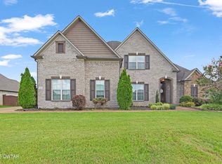 40 Ravenwood Dr, Jackson, TN 38305