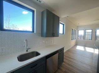 1704 Barclay St #4, Baltimore, MD 21202