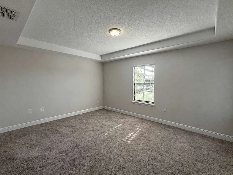 141 Kenny Blvd — Photo 6