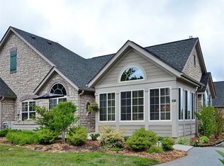 127 Summerfield Pl, Flat Rock, NC 28731