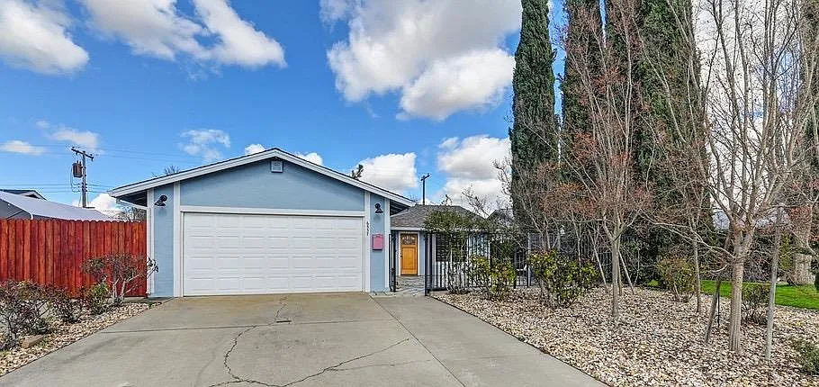 6537 Outlook Dr photo 1
