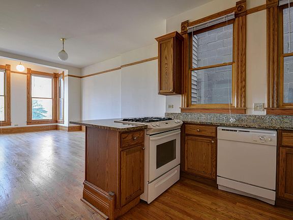 4th image of 2638 N Lincoln Ave APT 2