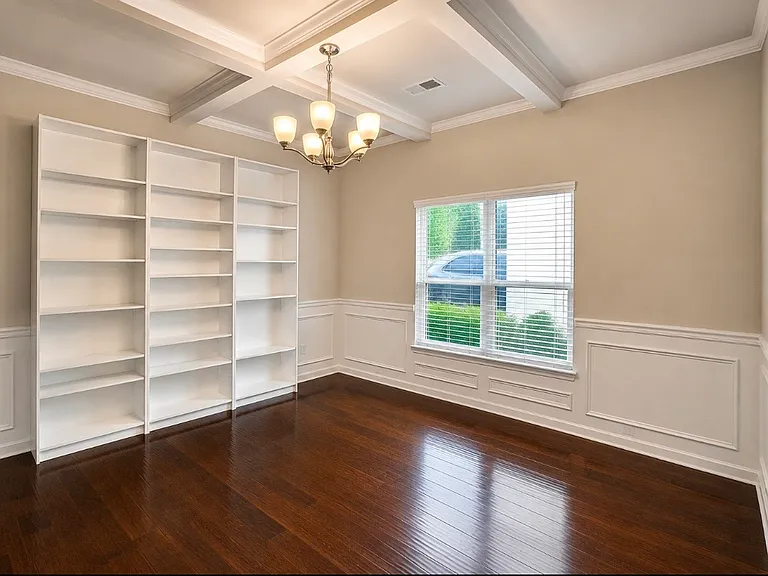 609 Angel Oak Ln — Photo 10