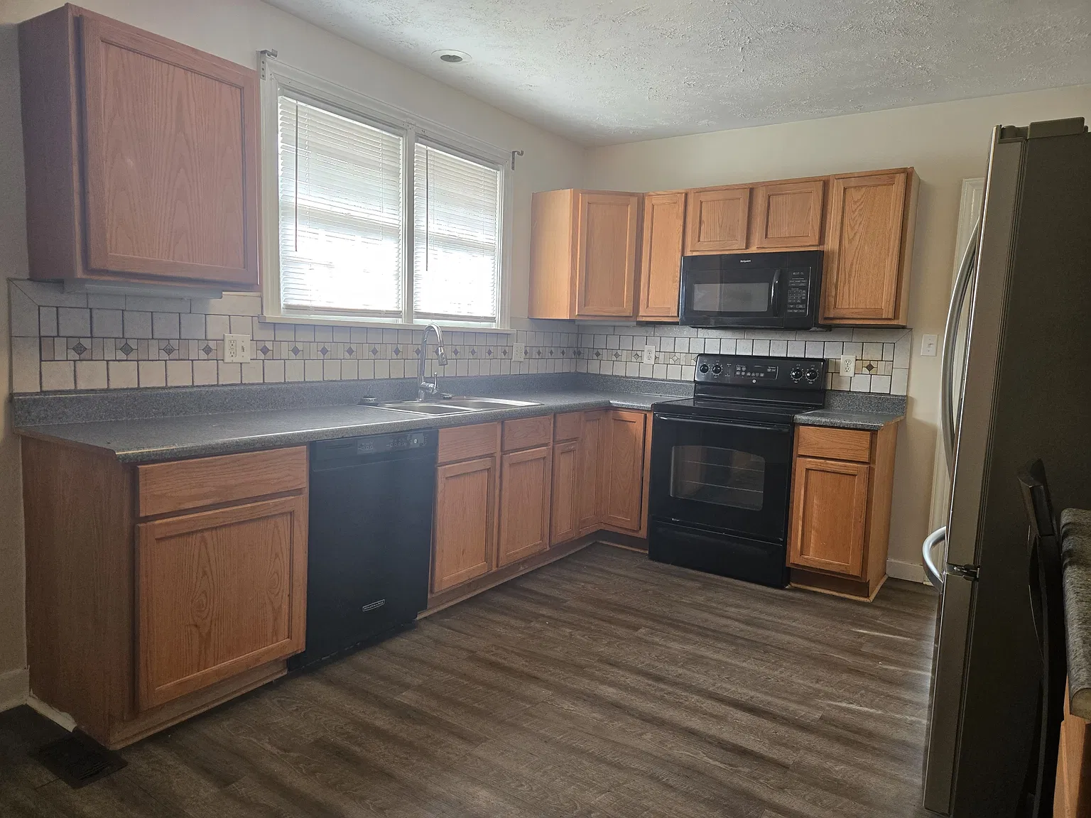 1006 Holden Street - 1 — Photo 4