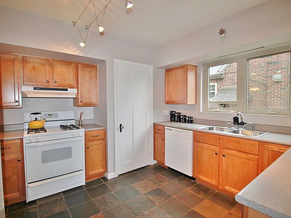 4th image of 4162 Jora Ln