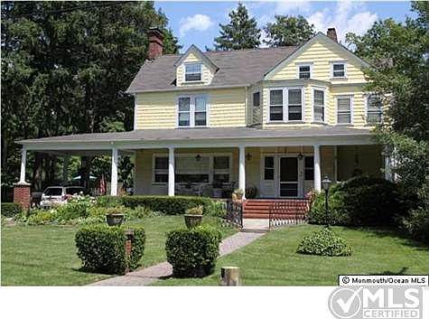 1st image of 4 Magnolia Ln
