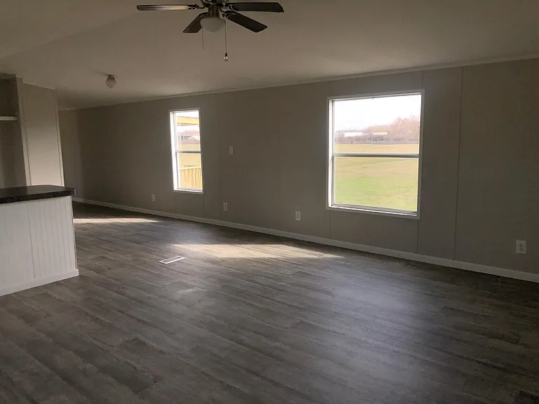 408 Samantha St — Photo 13