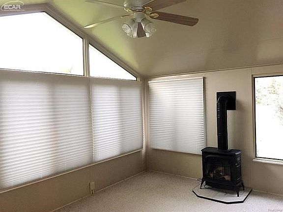 4th image of 8292 Walnut Creek Dr