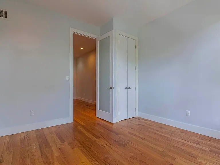 170 Harman St #1B — Photo 6