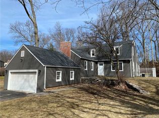 42 Woodridge Cir, West Hartford, CT 06107
