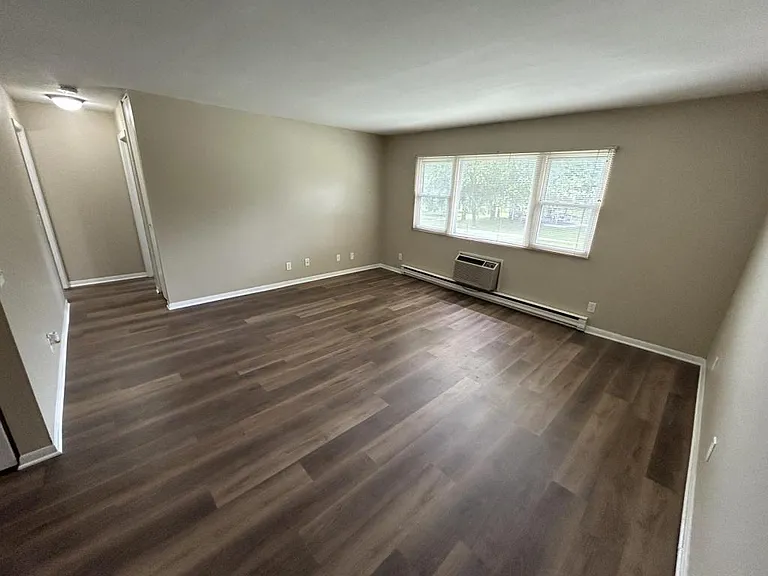 230 S Division St #14 — Photo 3