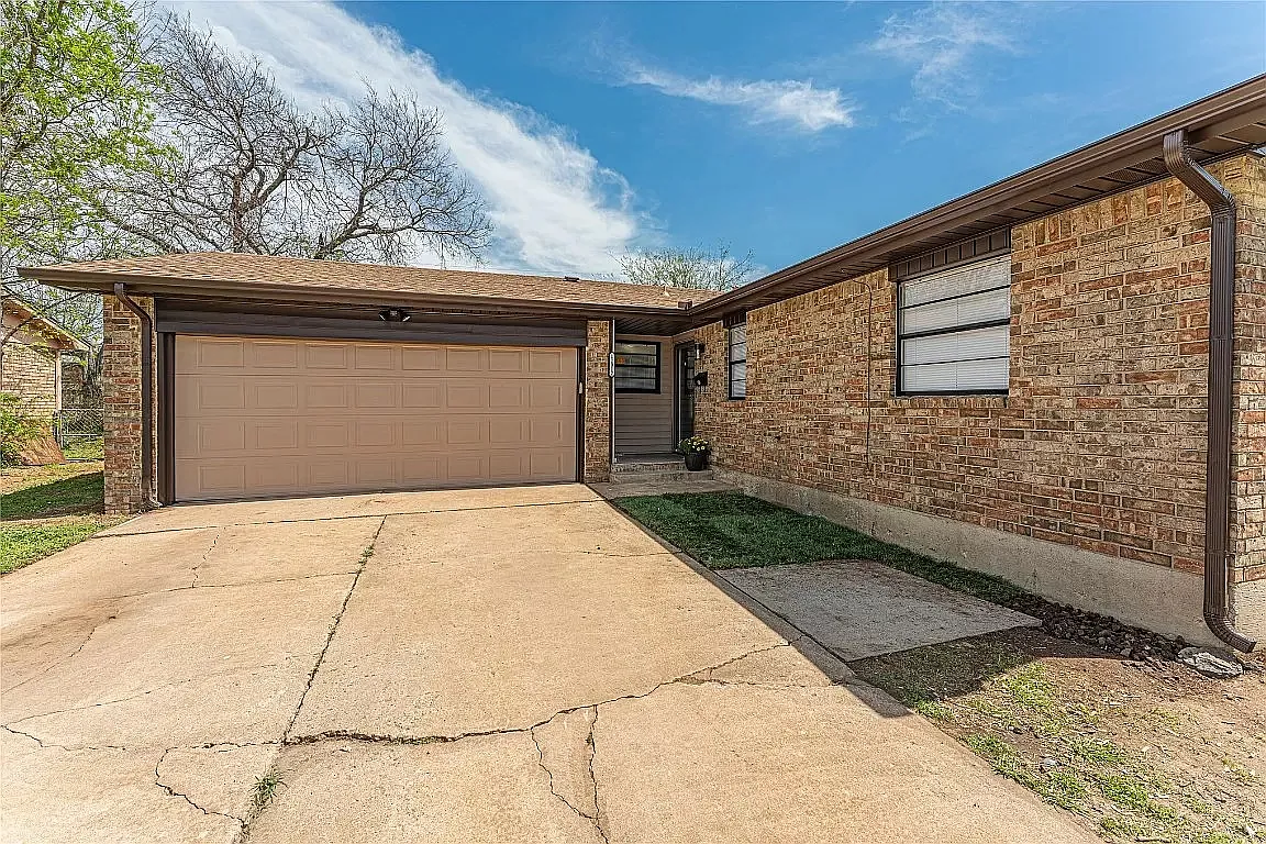 3 bed, 1135 sqft, $1,580 — Photo 2