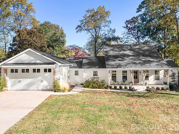 2nd image of 1984 Hickory Hills Dr