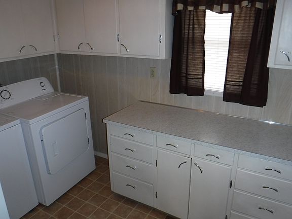 2nd image of 2325 King St