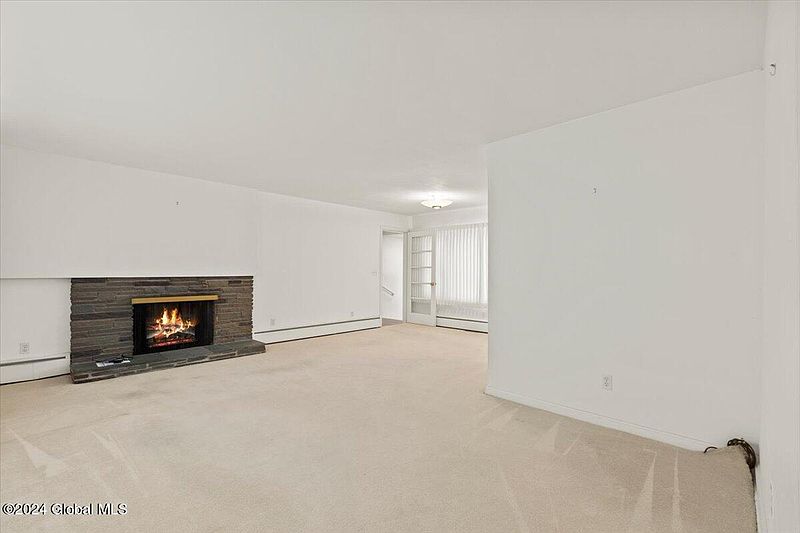 4th image of 32 W Skyview Drive