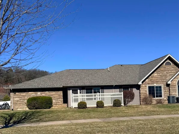 4915 River Valley Rd, Fort Madison, IA 52627