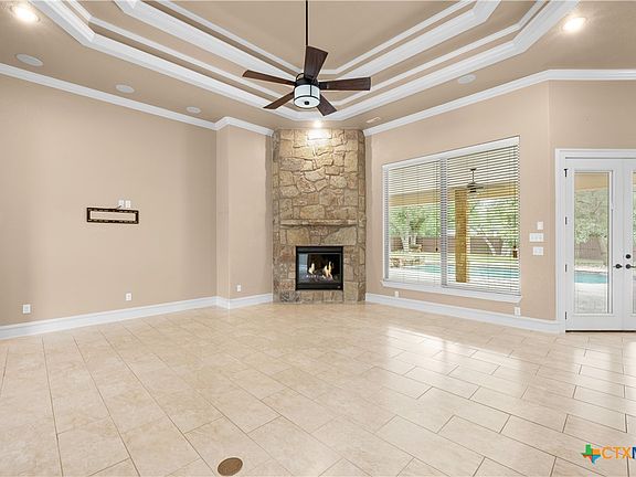 4th image of 12 Lago Verde Ln
