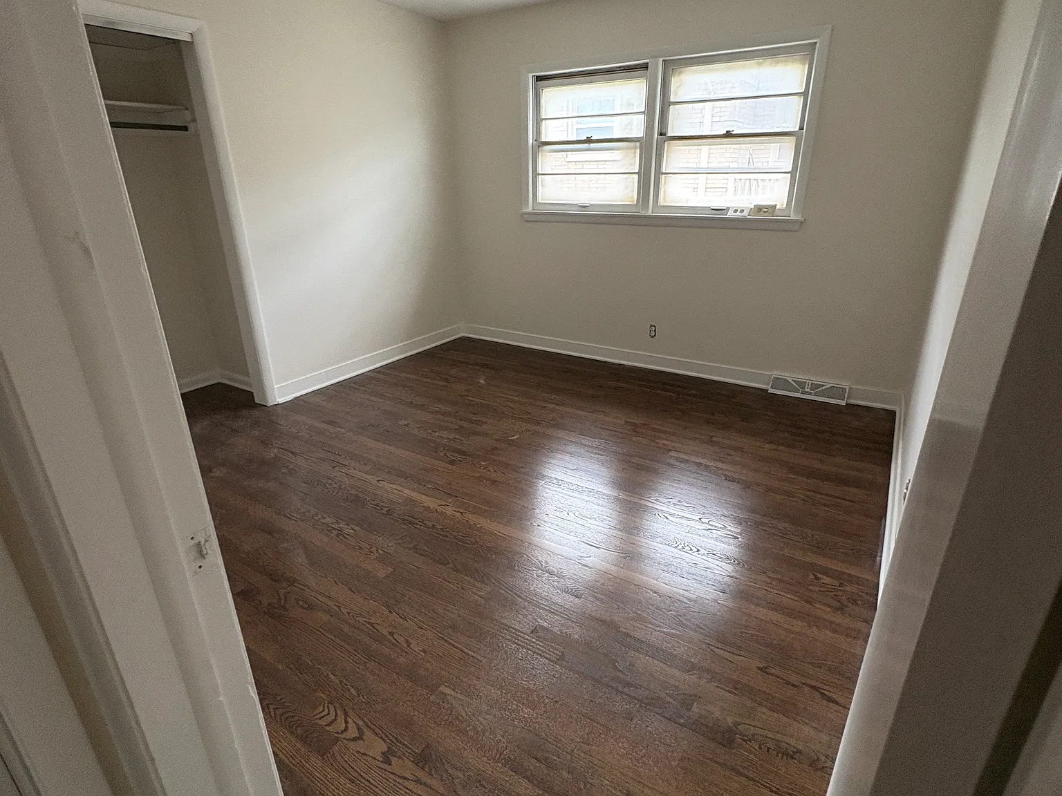 1 bed, 800 sqft, $1,200 — Photo 4