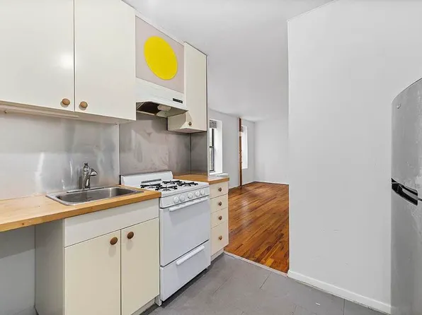 302 Mott Street image 5 of 10