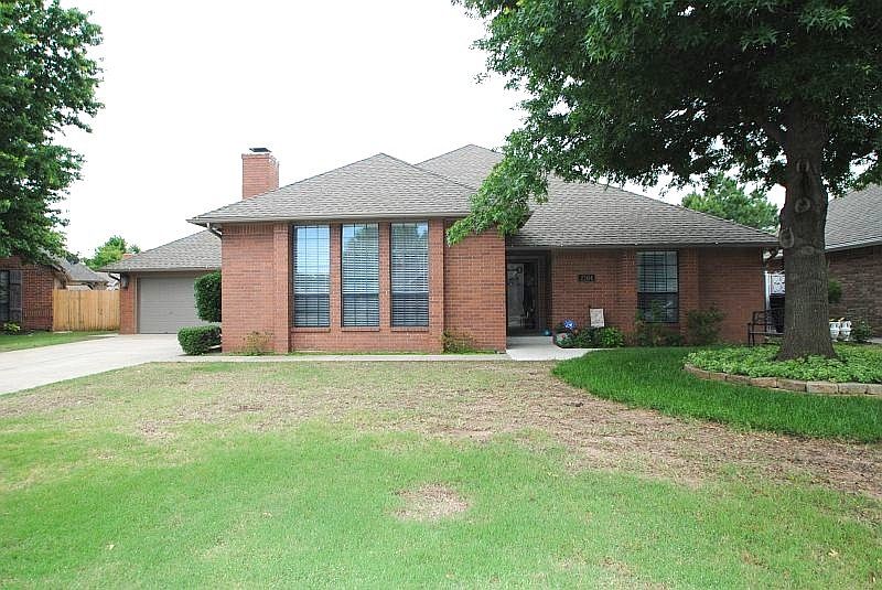 1st image of 2504 SW 123rd Pl