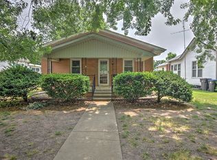 106 N Poplar St, Assumption, IL 62510