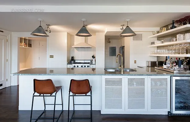 Sold by Evans Nye, Inc | media 20