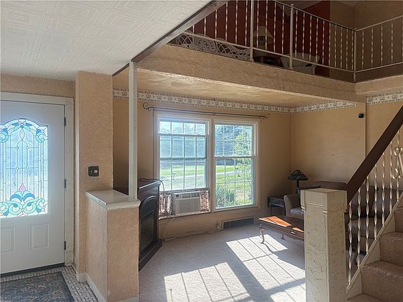 4th image of 1369 Hofius Ln
