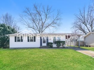 2048 Aristocrat Dr, Florissant, MO 63031