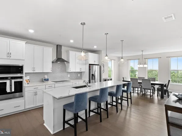 1012 Galena Ter NE, Leesburg, VA 20176