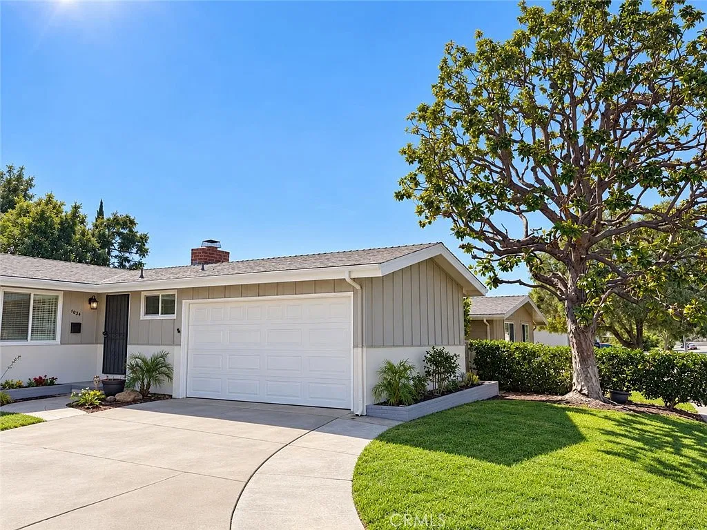4 bed, 1345 sqft, $4,500 — Photo 2