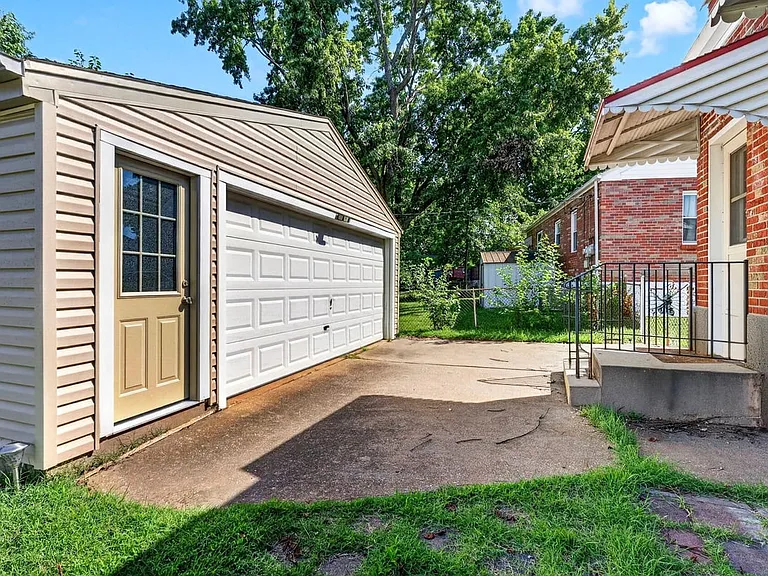9826 Ravensbrook Dr — Photo 13