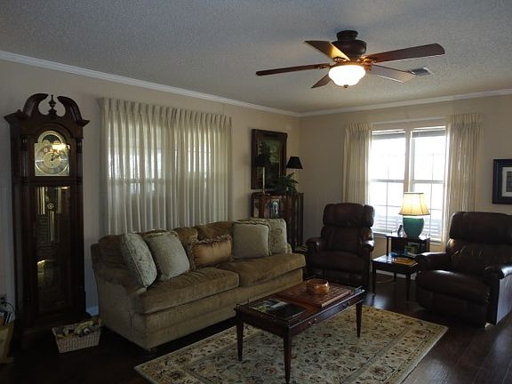 3rd image of 165 Carol St