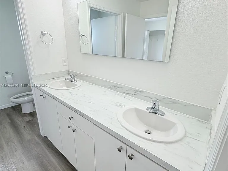 119 SW 6th Ln #119 — Photo 33