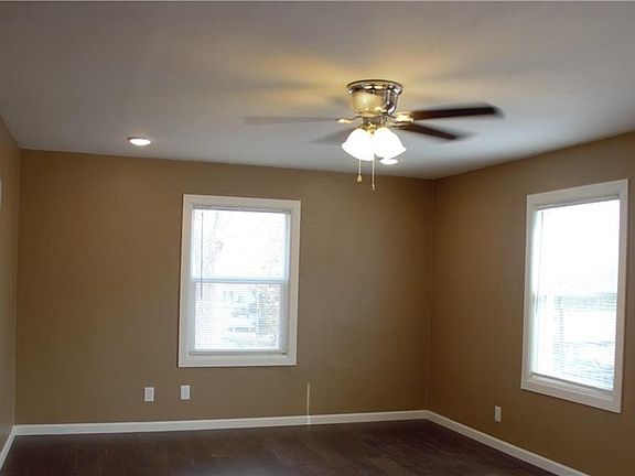 4th image of 2100 N 33rd St