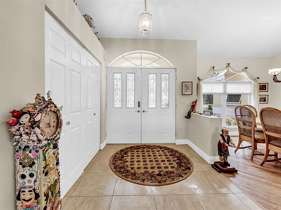 4th image of 1912 Rolling Green Cir