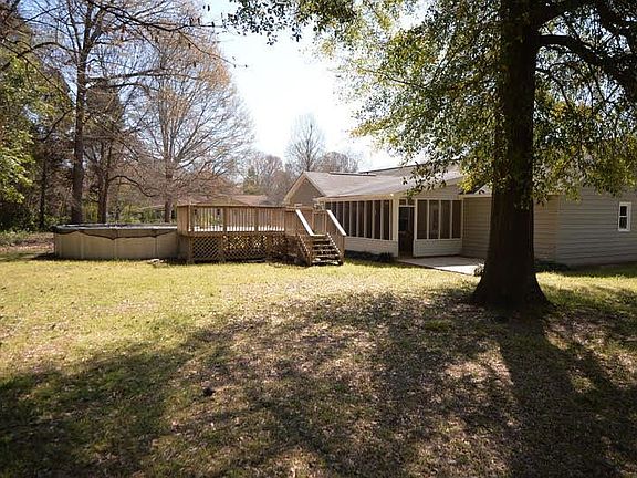 4th image of 125 Whippoorwill Dr