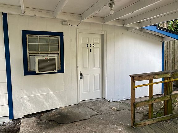 3rd image of 610 Edgewood Ave S #B-1ba-380sqft