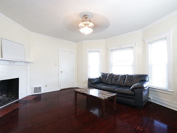 3rd image of 2319 E Genesee St