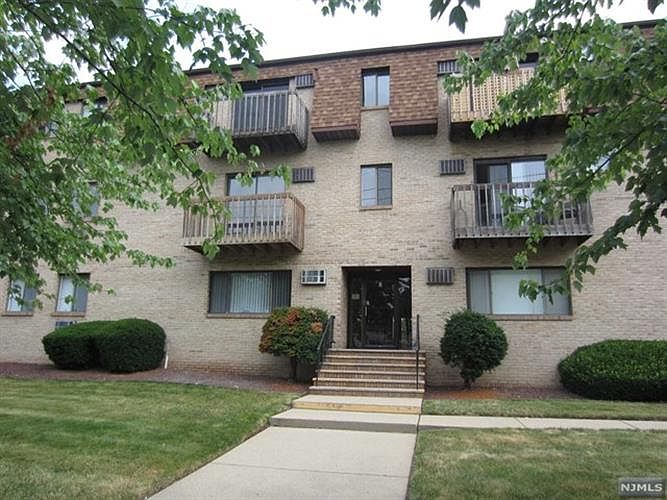 1st image of 2 Honiss St Unit 19