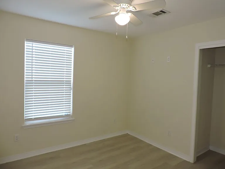 1000 Polk Ave — Photo 16