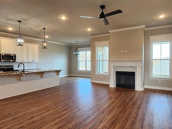 2nd image of 17401 Crooked Oak Dr