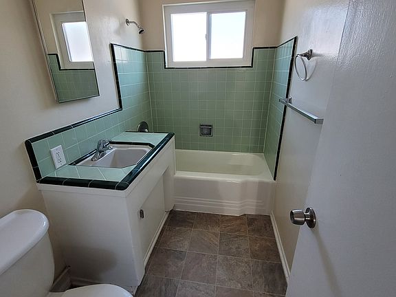 5th image of 316 Pennsylvania Ave APT 8