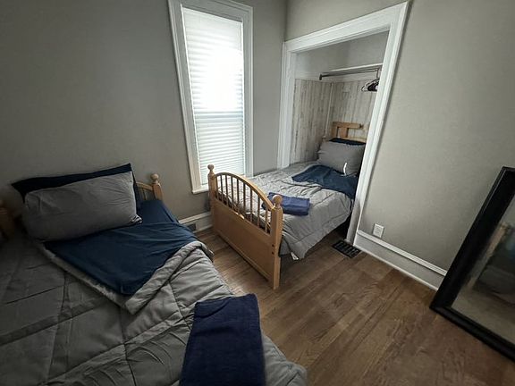4th image of 954 Tamarack Ave NW #1