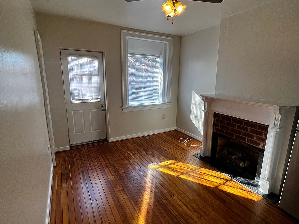 1st image of 3010 Ellwood Ave APT A