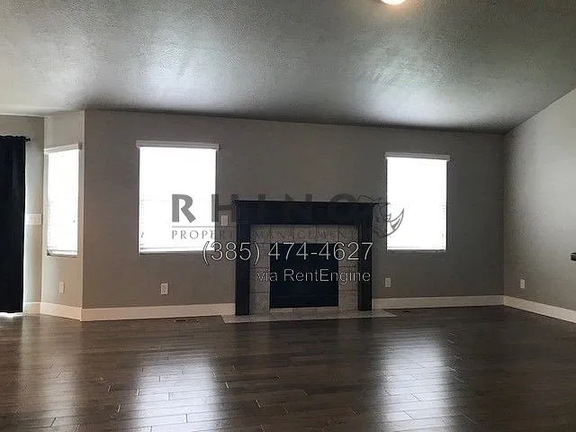 3 bed, 2.0 bath, 3168 sqft, $2,260 — Photo 2